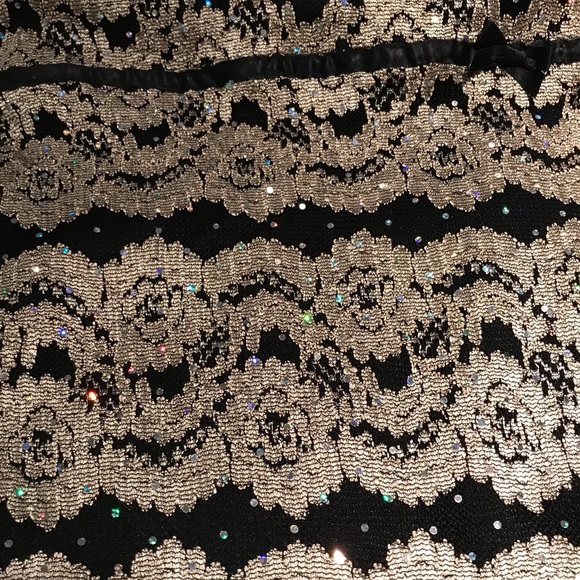 New Gold & Black Lace Top S - Picture 3 of 5